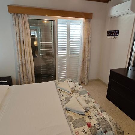 Relaxing Seaside Manors Apartment ลาร์นาคา ภายนอก รูปภาพ