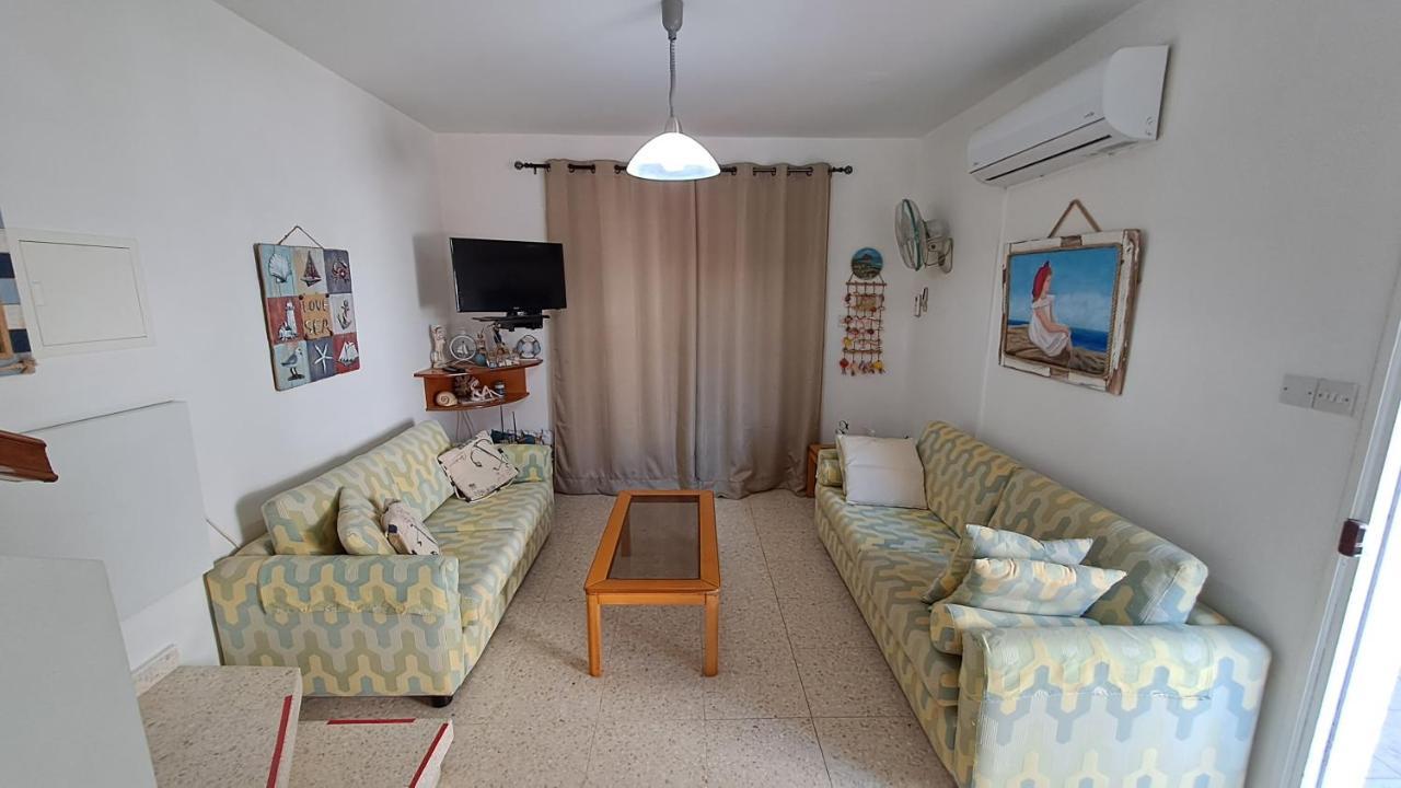 Relaxing Seaside Manors Apartment ลาร์นาคา ภายนอก รูปภาพ