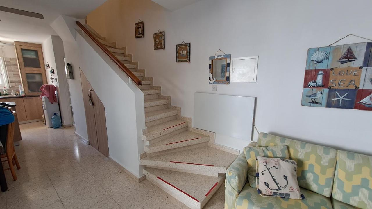 Relaxing Seaside Manors Apartment ลาร์นาคา ภายนอก รูปภาพ